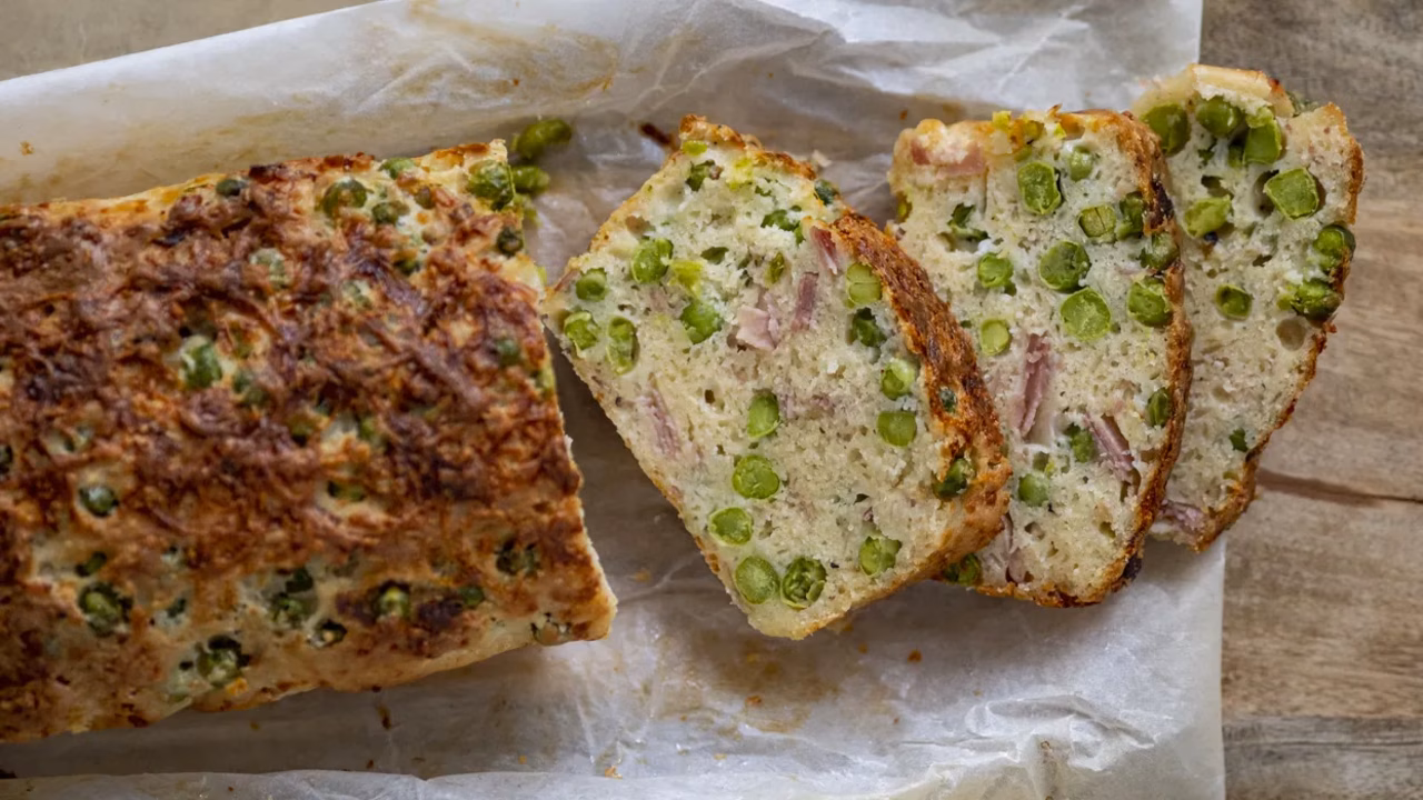 Wytrawna babka z groszkiem i prosciutto cotto