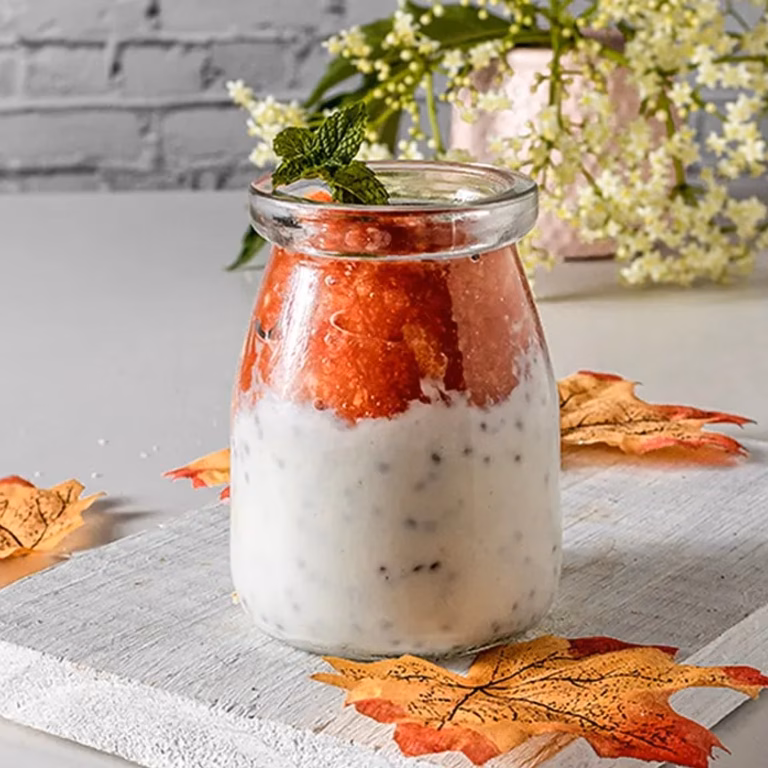 Pudding z tapioką i przecierem z guawy