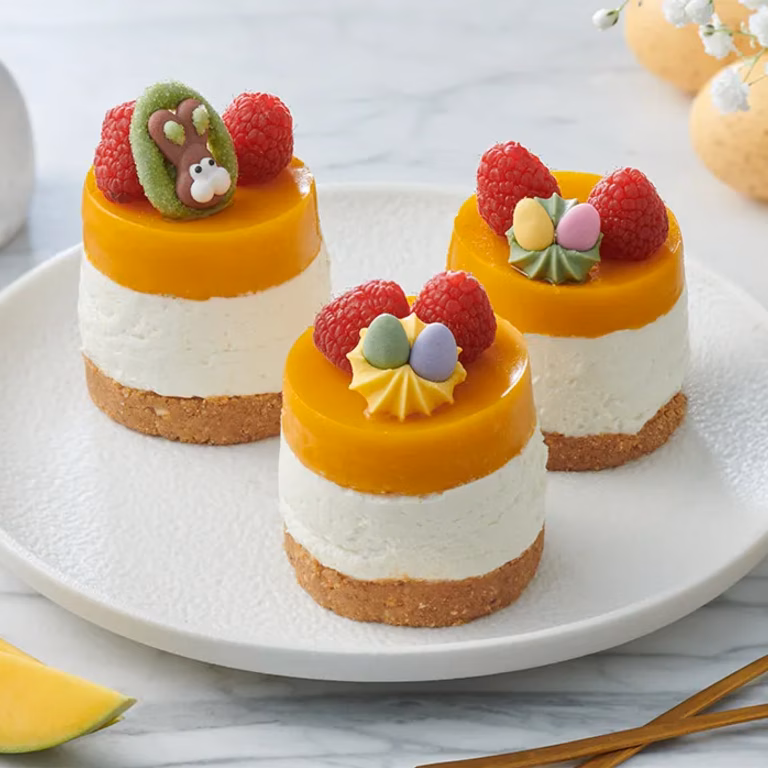 Sernikowe monoporcje z żelką mango
