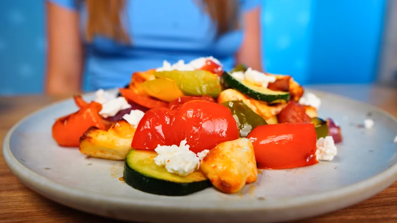Sałatka z pieczonych warzyw i halloumi