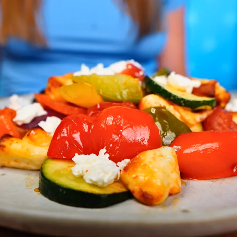 Sałatka z pieczonych warzyw i halloumi
