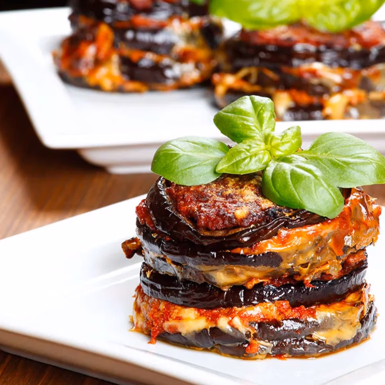 Parmigiana di melanzane – przepis na zapiekankę z bakłażanem
