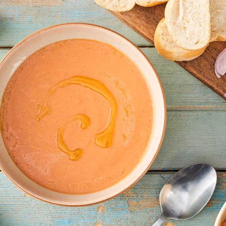 Gazpacho z pomidorów malinowych