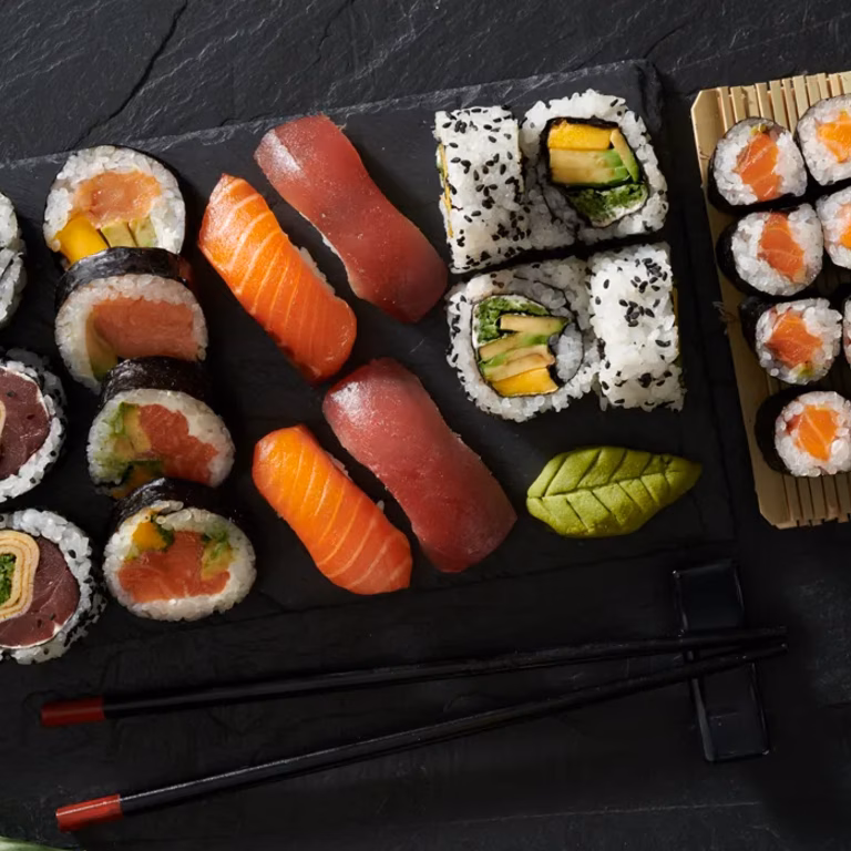 Sushi: hosomaki, futomaki, uramaki, nigiri