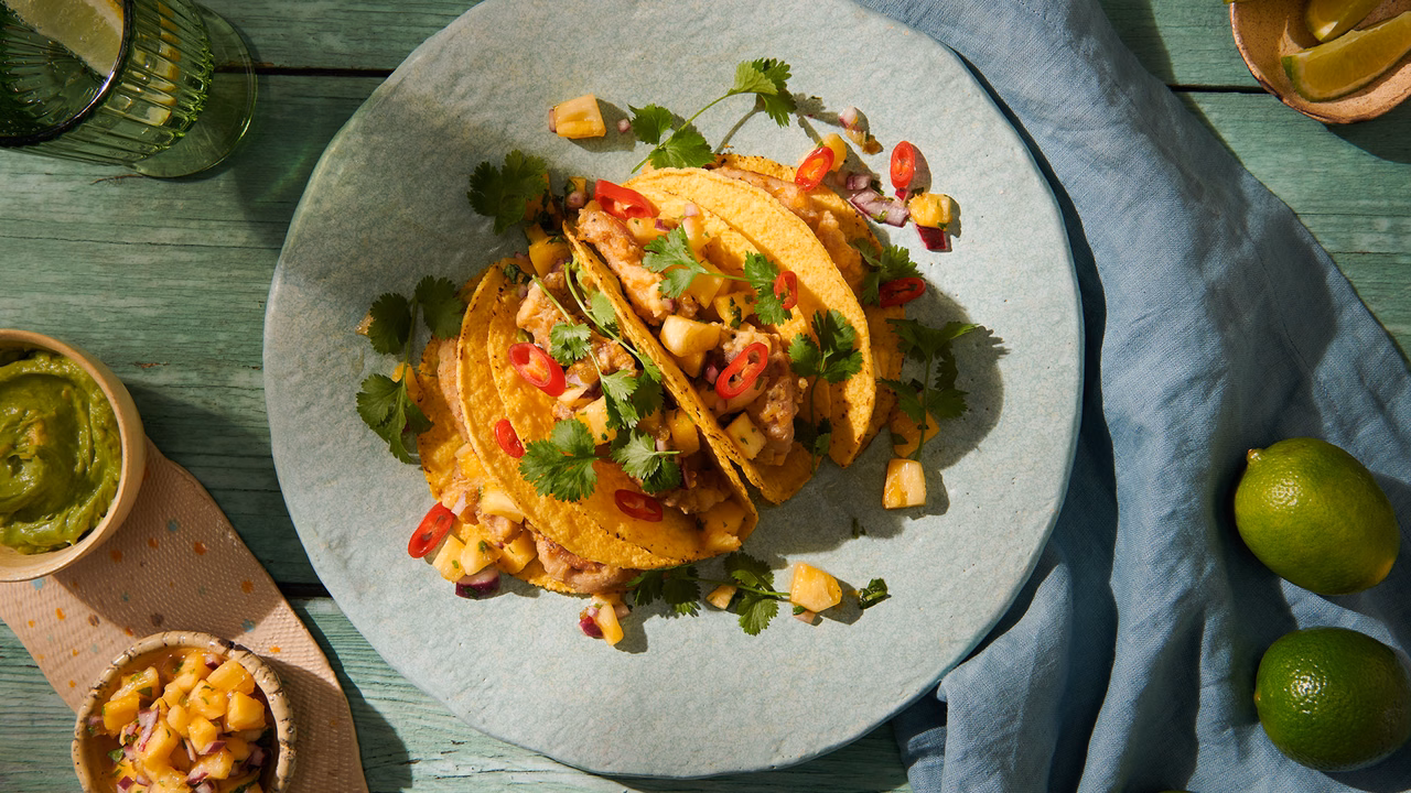 Tacos z chrupiącym kurczakiem i salsą z ananasa