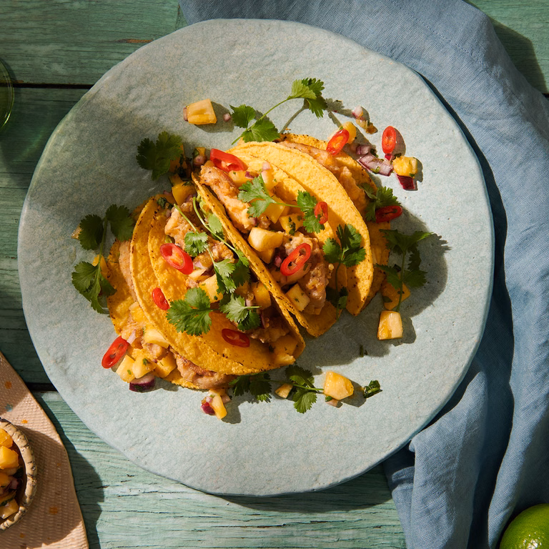 Tacos z chrupiącym kurczakiem i salsą z ananasa