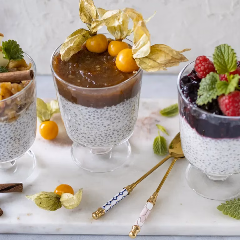 Pudding chia z owocami leśnymi