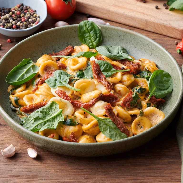 Makaron orecchiette z domowym pesto i mascarpone