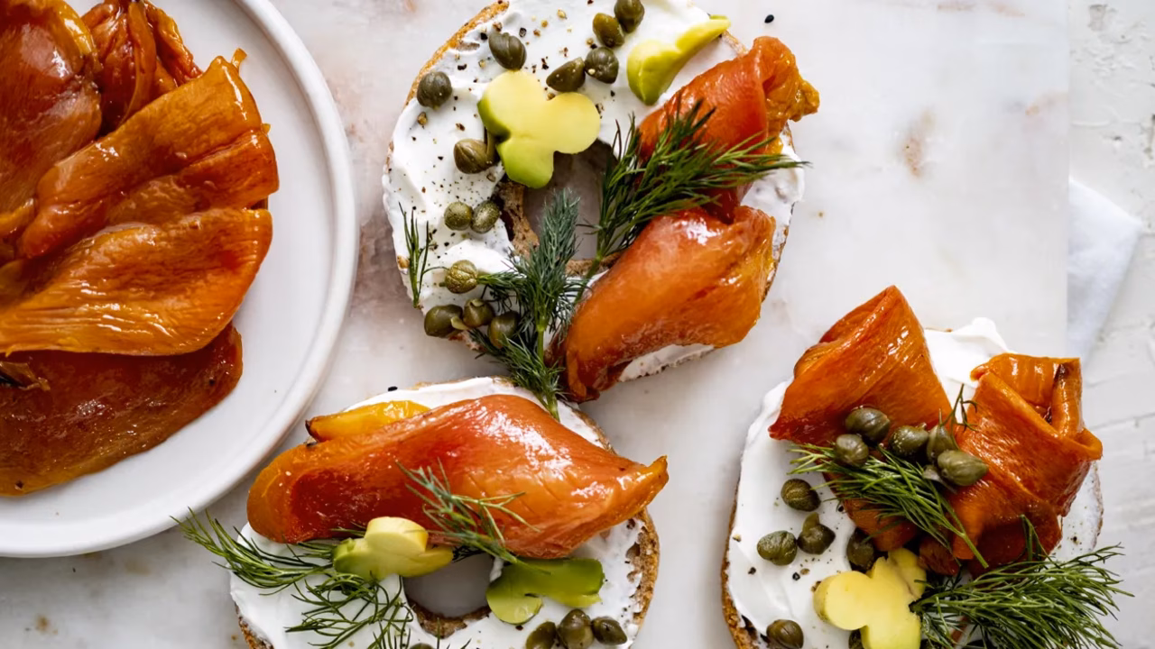 Wegański łosoś z papryki