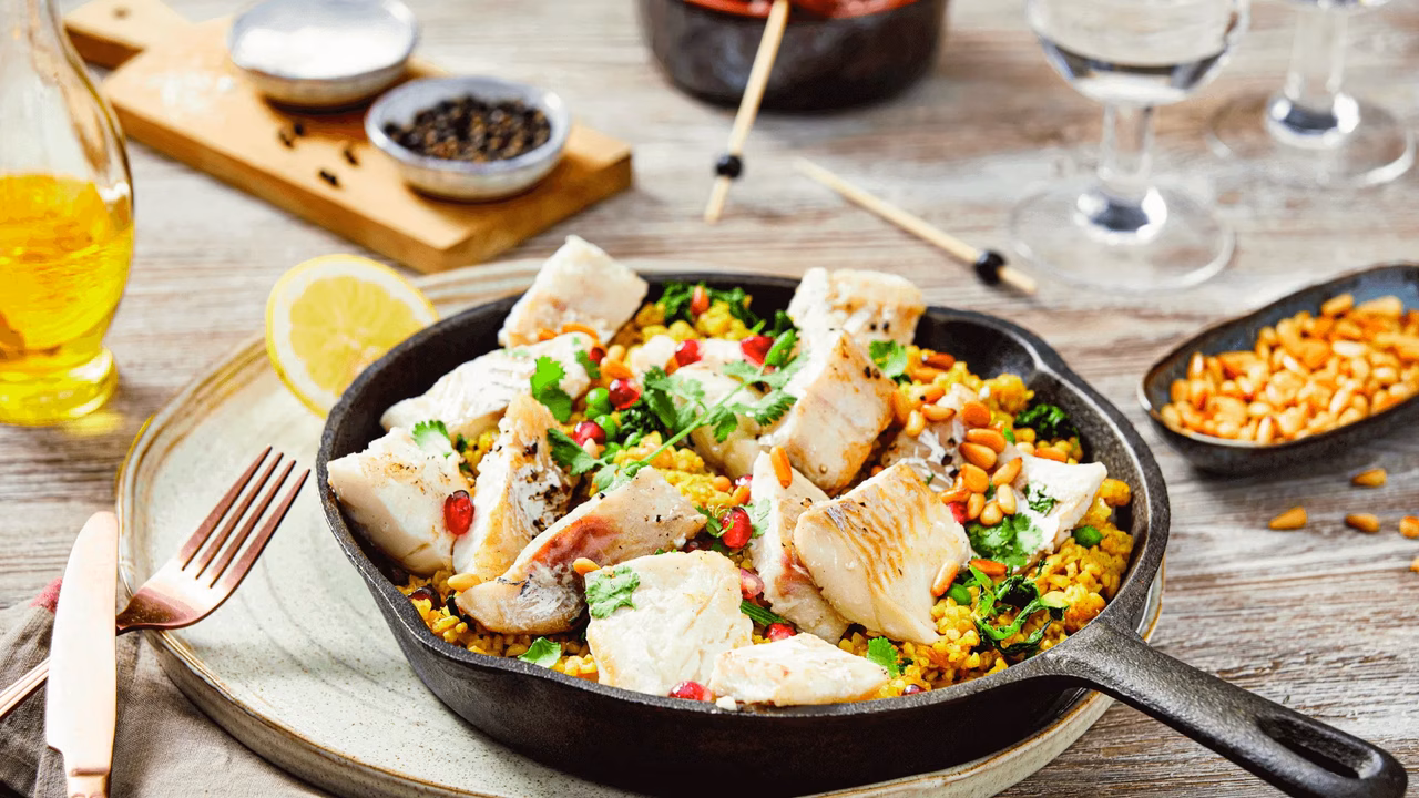 Pilaw z kaszy bulgur z dorszem