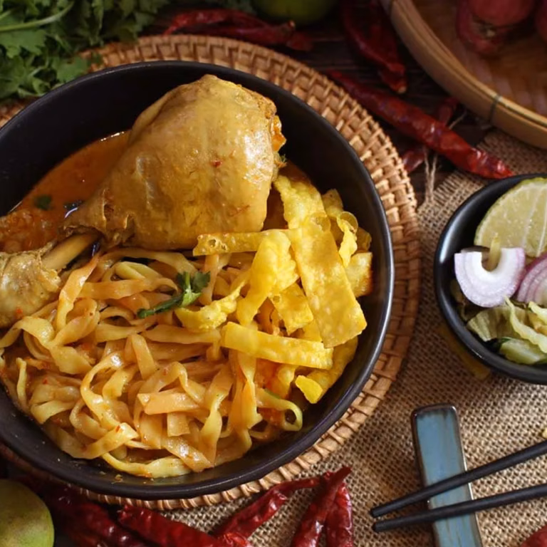 Khao soi - tajska zupa curry