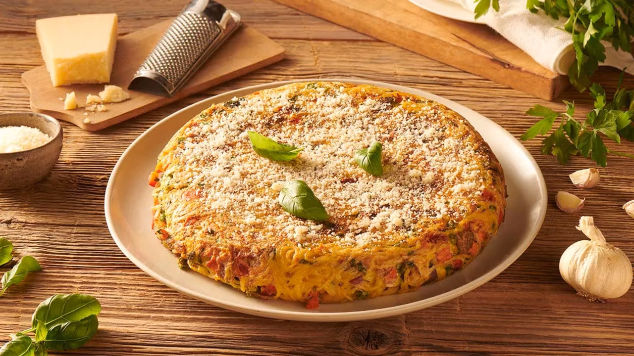 Makaronowa frittata z warzywami