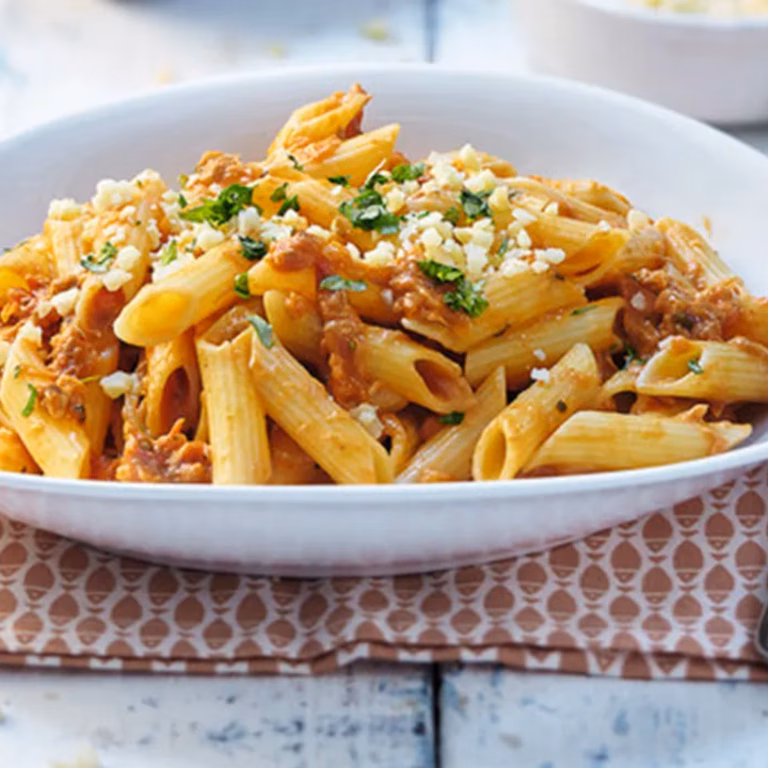 Pasta z sosem tuńczykowym