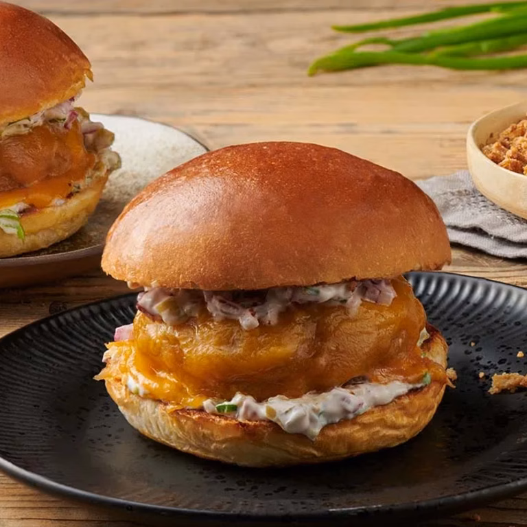 Burgery z pieczarkami i prażoną cebulką