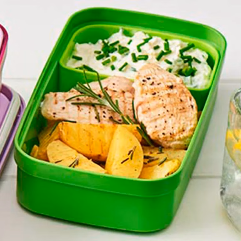 Grillowane ziemniaki i pierś kurczaka – pomysł na lunchbox