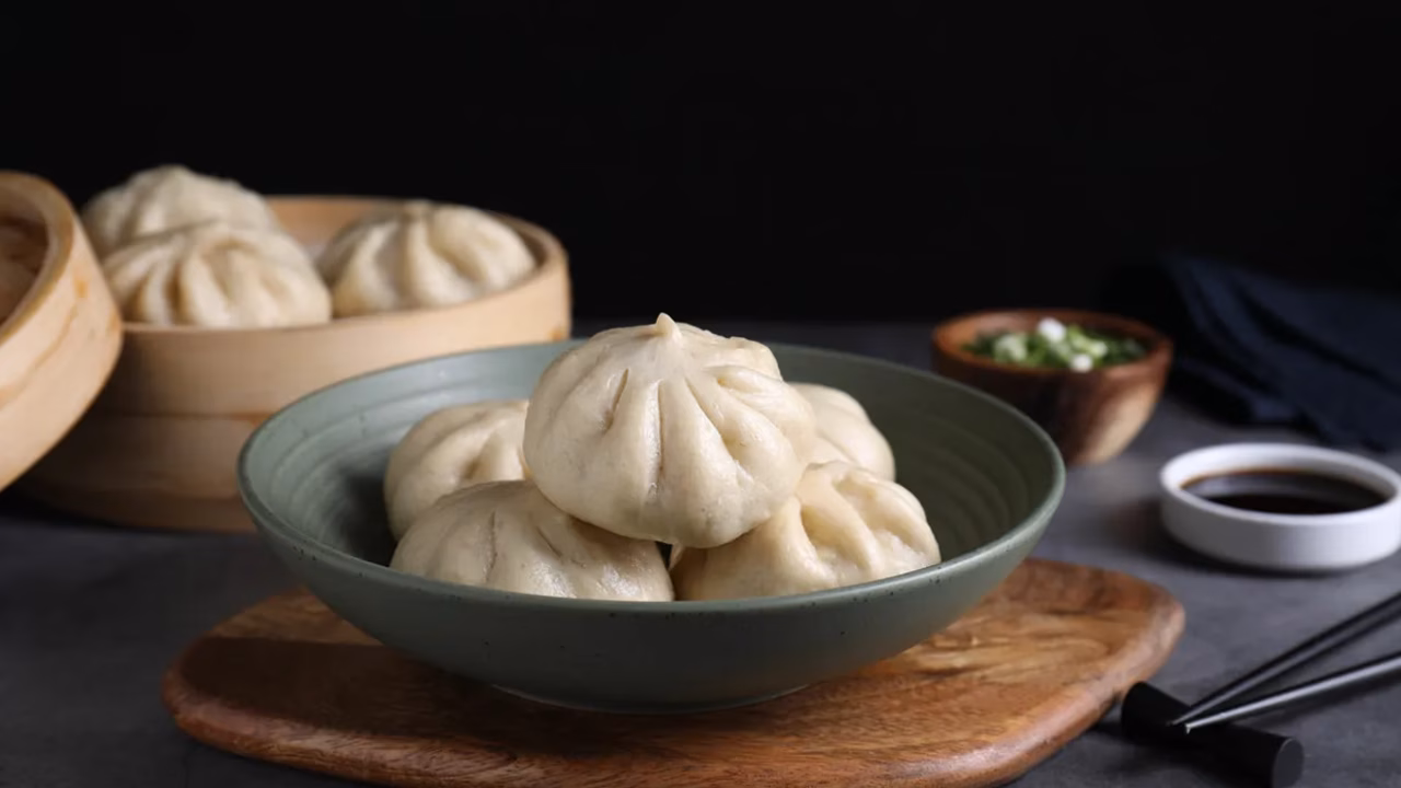 Baozi — azjatyckie bułeczki z wieprzowiną