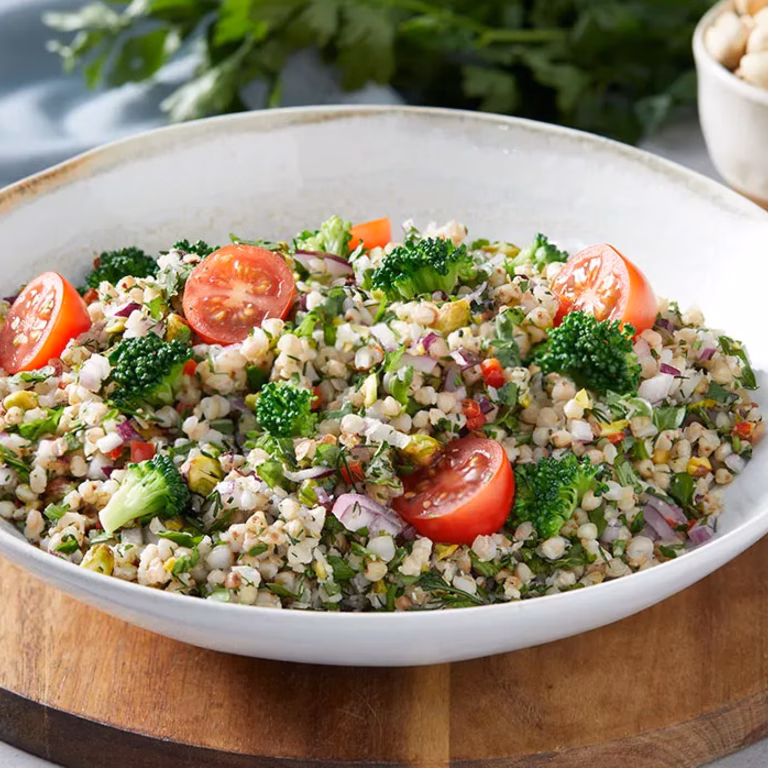 Zielone kaszotto na zimno, czyli sałatka z ziołowym pesto