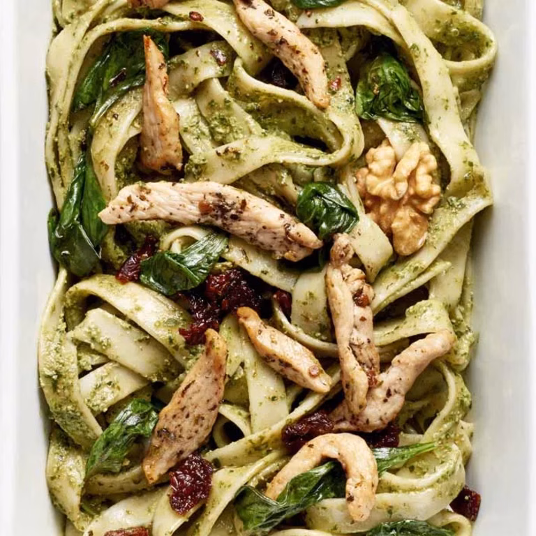 Makaron z pesto i kurczakiem – przepis