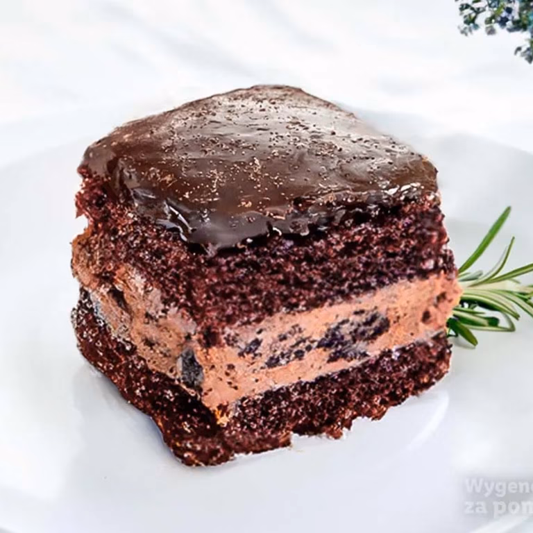 Pijana śliwka - ciasto z suszonymi śliwkami w rumie