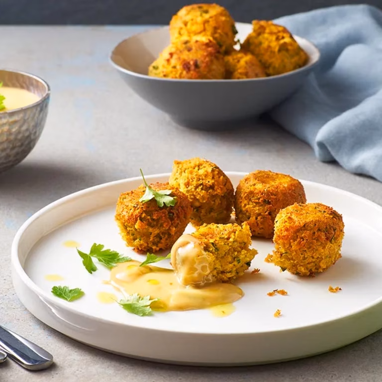 Zielone falafele z sosem tahini