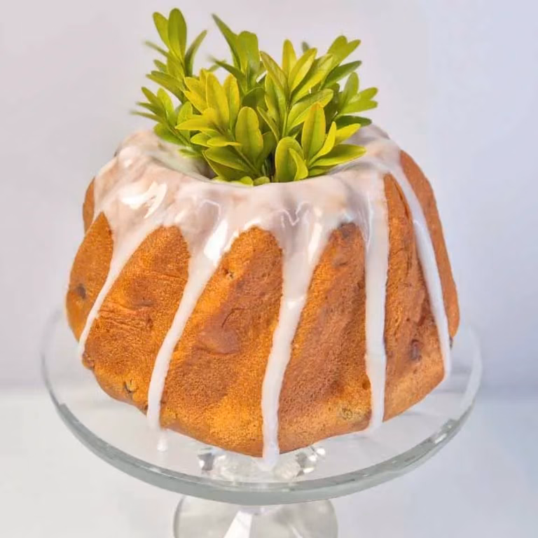 Babka drożdżowa z lukrem
