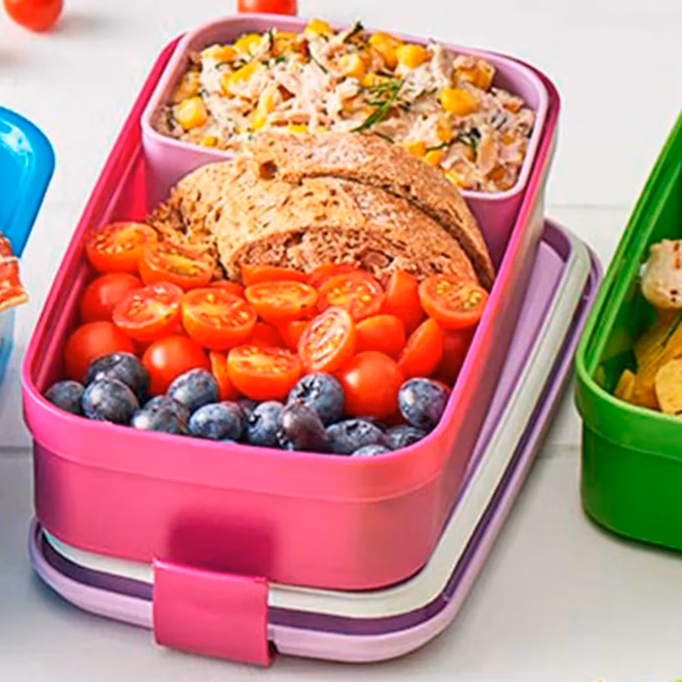 Sałatka z tuńczykiem – pomysł na lunchbox