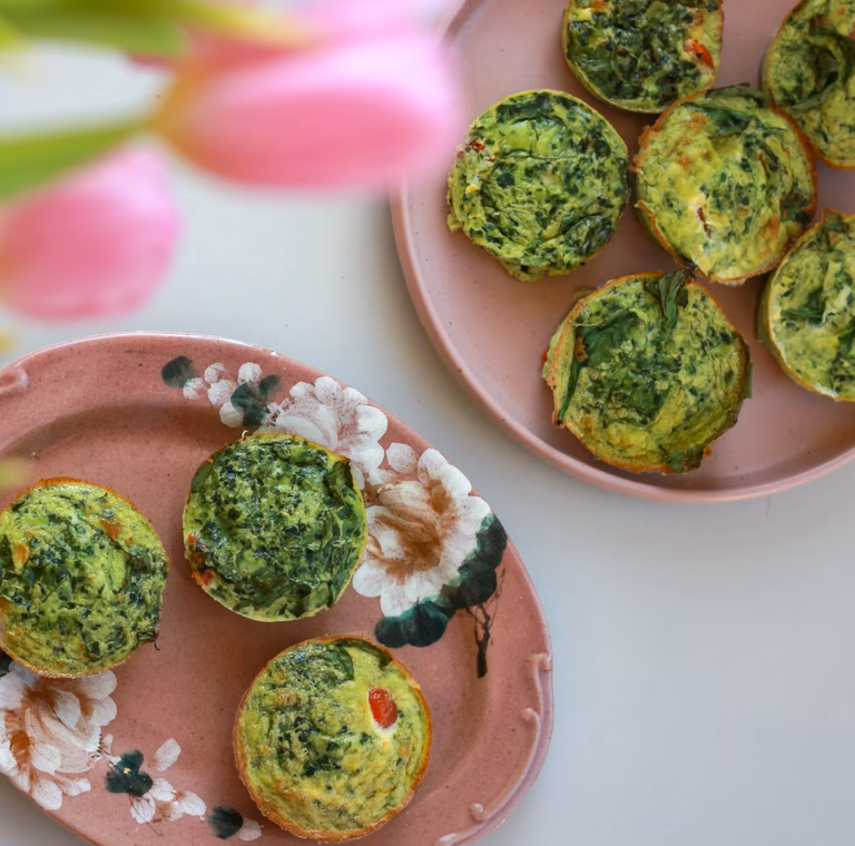 Jajeczne muffiny śniadaniowe