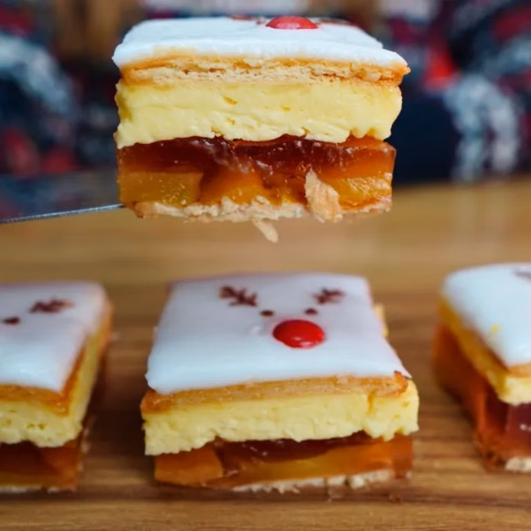 Ciasto bez pieczenia z galaretką i kremem budyniowym