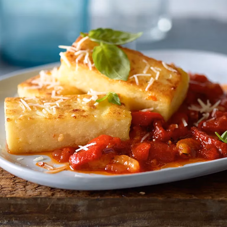 Polenta z sosem z pieczonej papryki