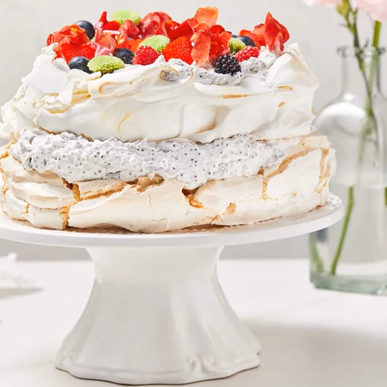 Wegański tort bezowy