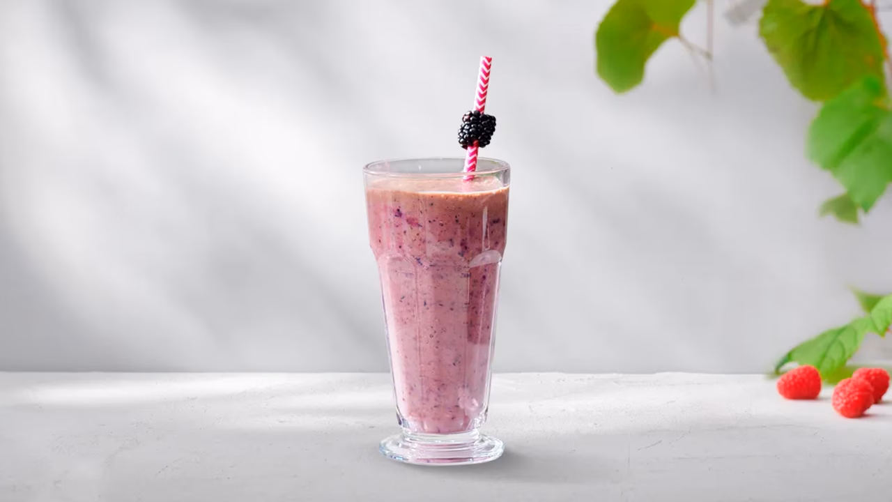 Shake jagodowo-bananowy z nasionami chia