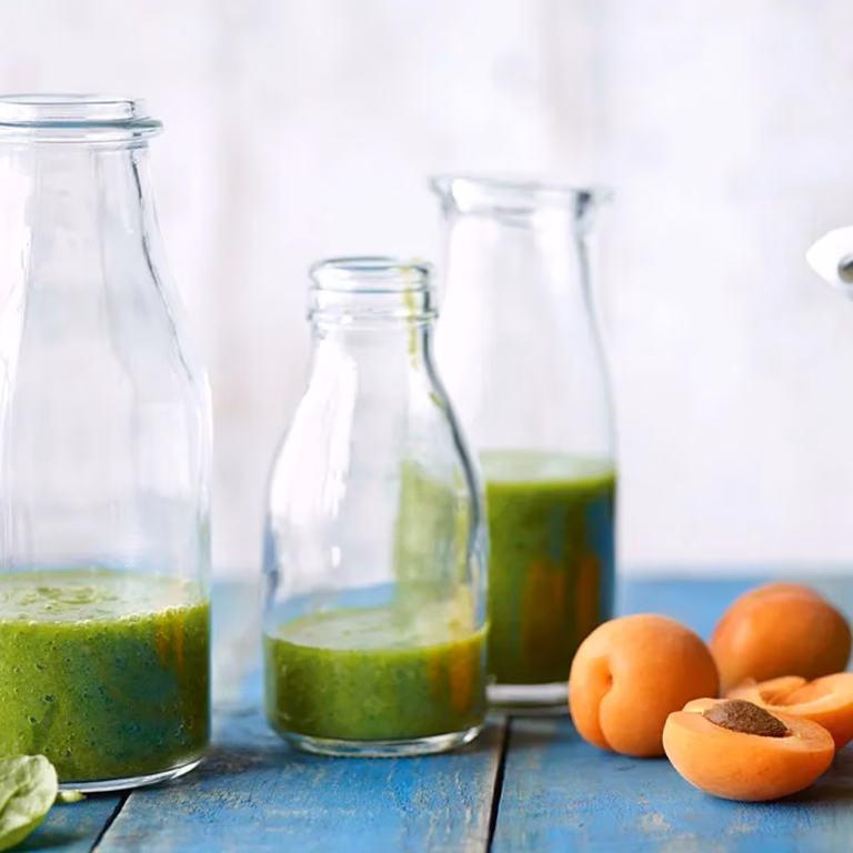 Szpinakowe smoothie z morelami