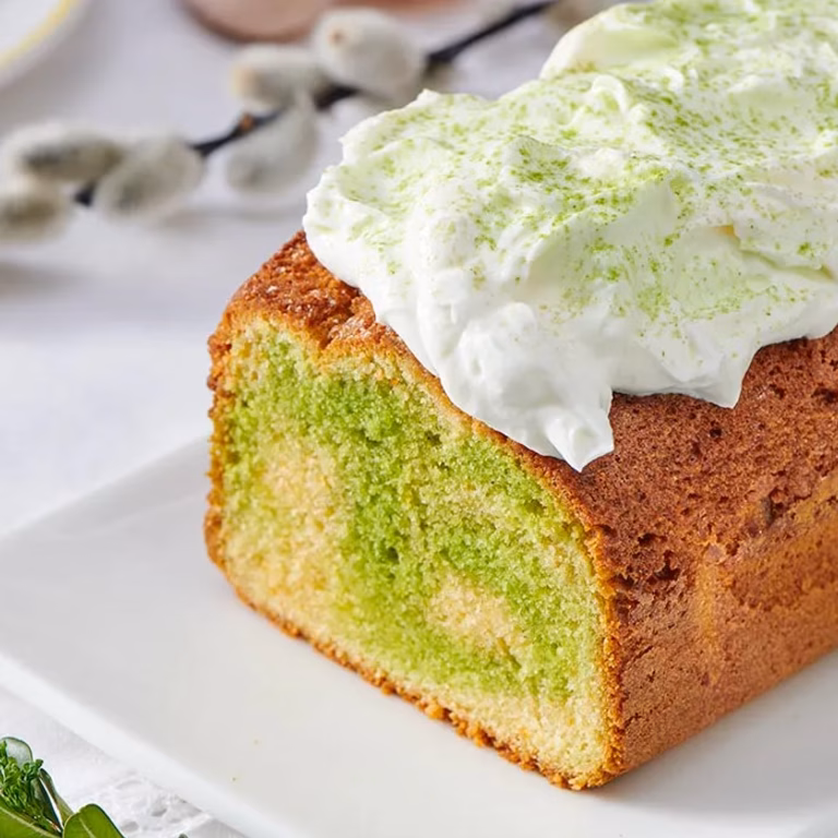 Babka z herbatą matcha