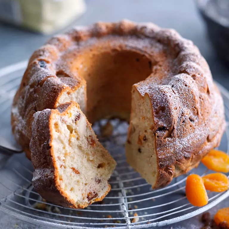 Aromatyczna babka z suszonymi owocami
