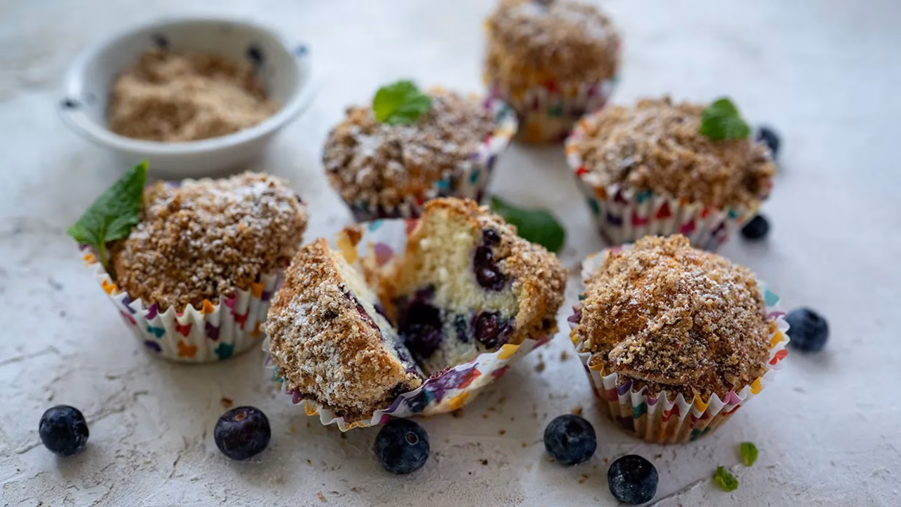 Muffinki z borówkami z kruszonką orzechową