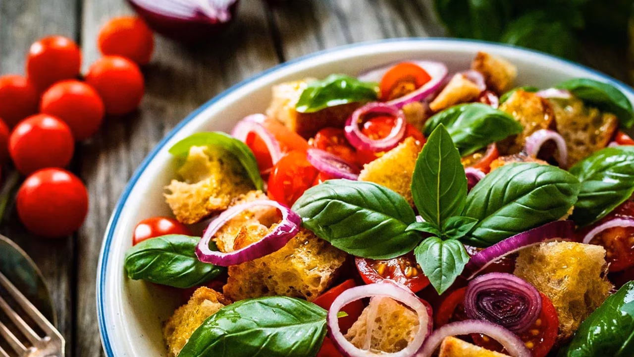 Sałatka włoska Panzanella