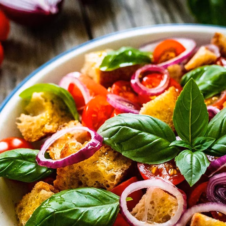 Sałatka włoska Panzanella