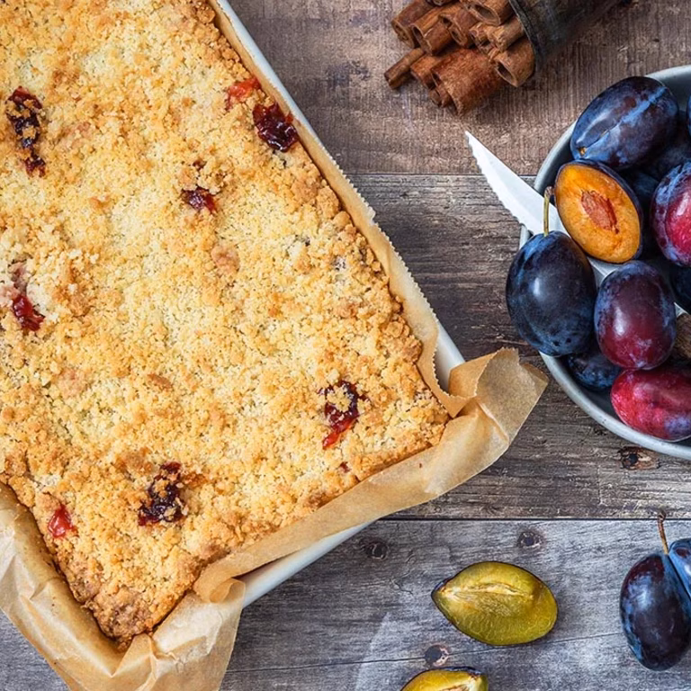 Ciasto ze śliwkami i kruszonką