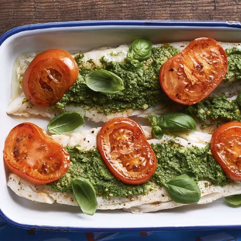 Ryba pieczona w ziołowym pesto