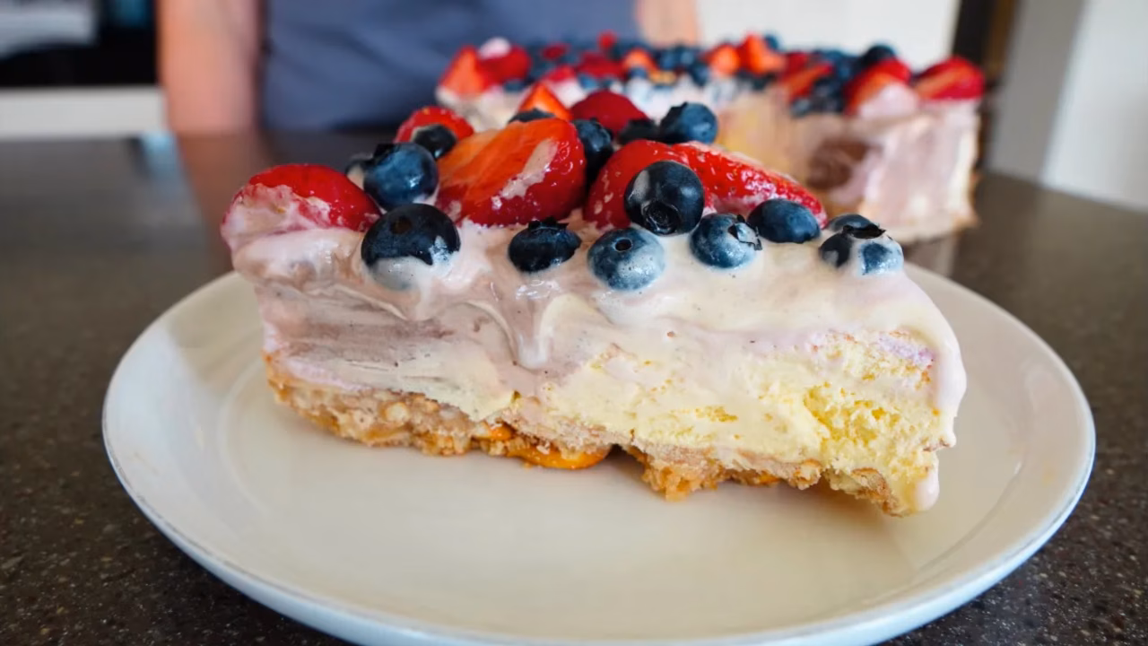 Tarta lodowa z owocami