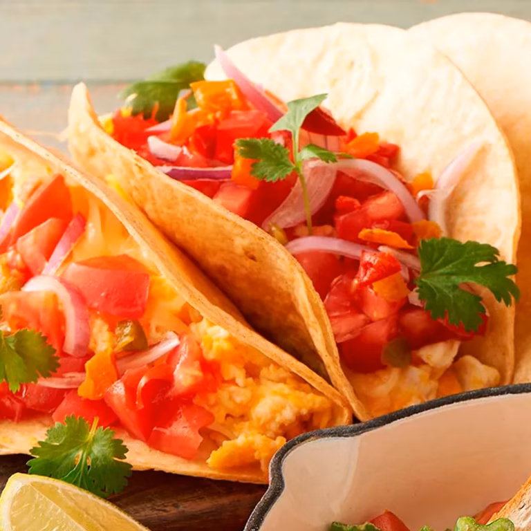Śniadaniowe tacos z jajecznicą