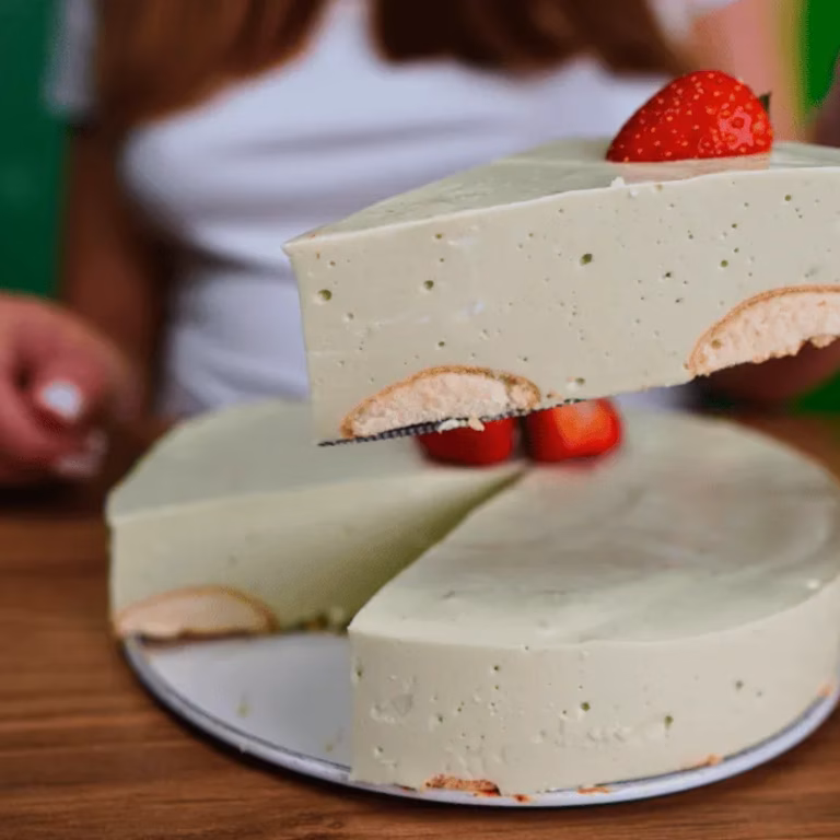 Sernik matcha na zimno