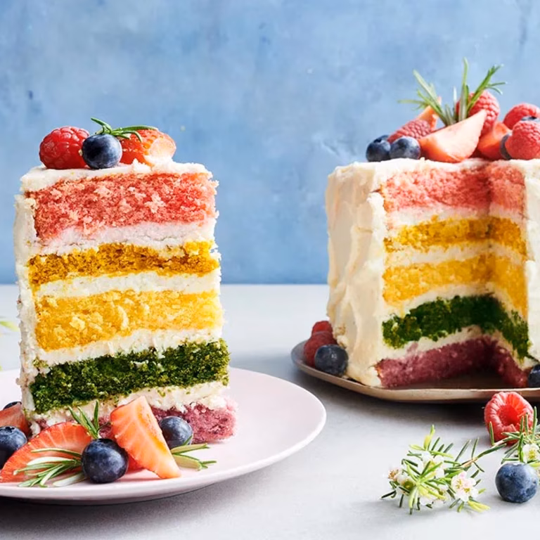 Tęczowy tort
