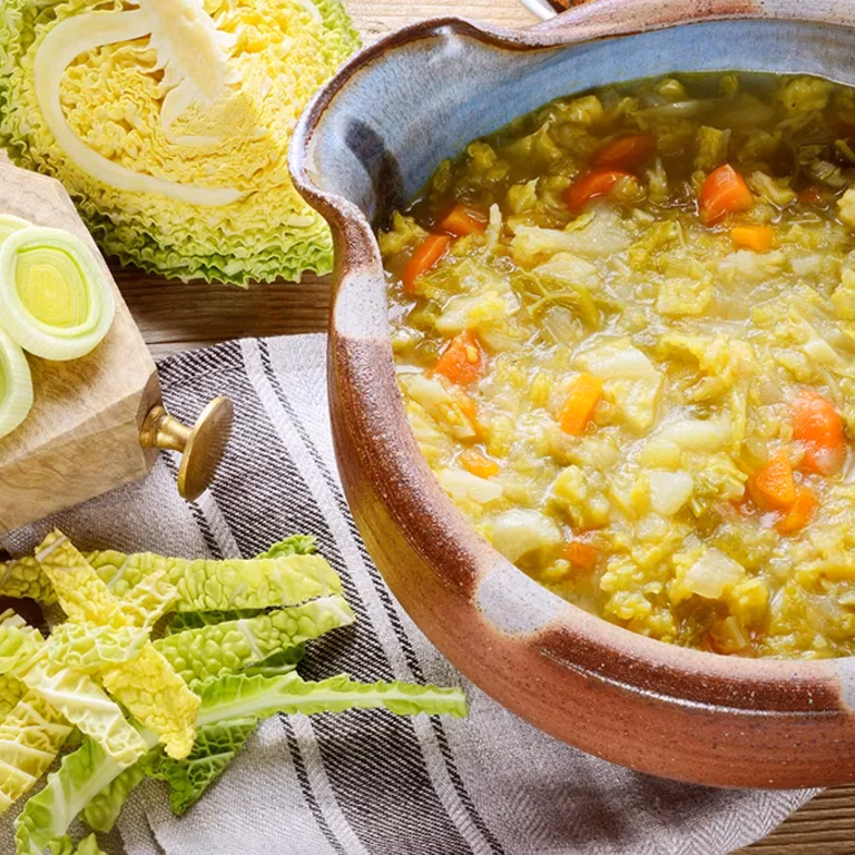 Zupa z kapusty włoskiej