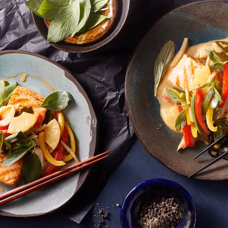 Tajski łosoś curry w mleczku kokosowym