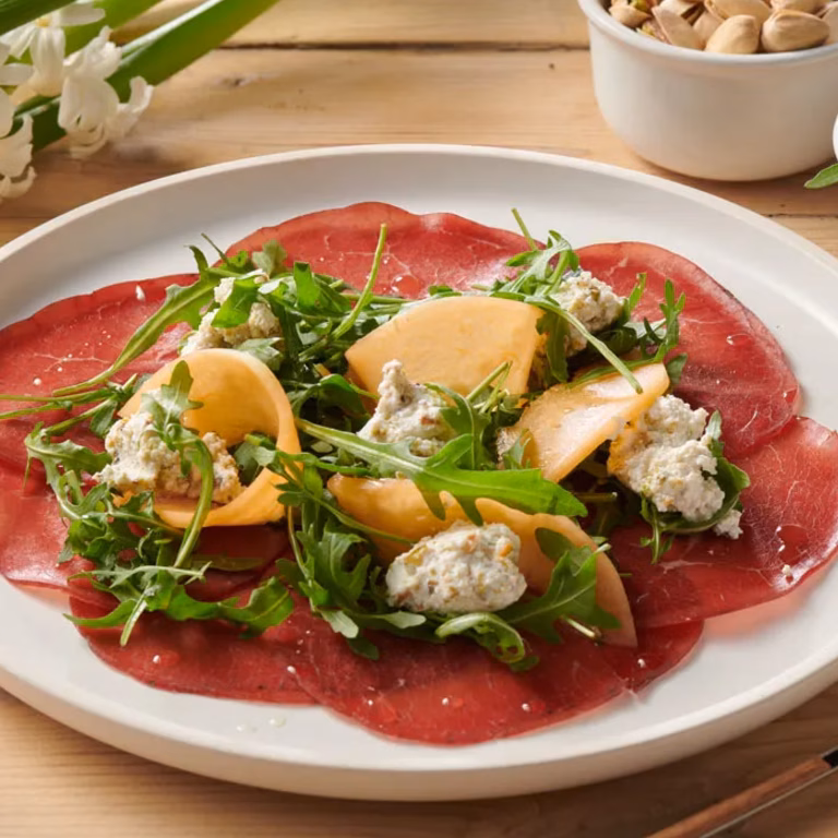 Bresaola z rukolą i ricottą