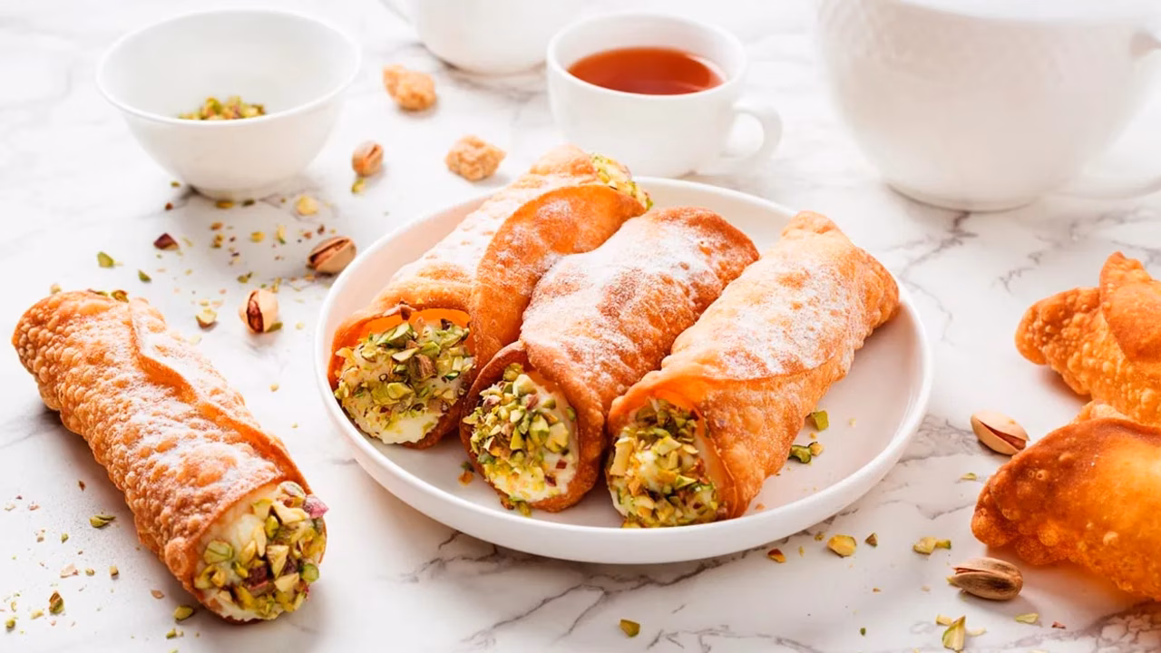 Cannoli z ricottą i pistacjami