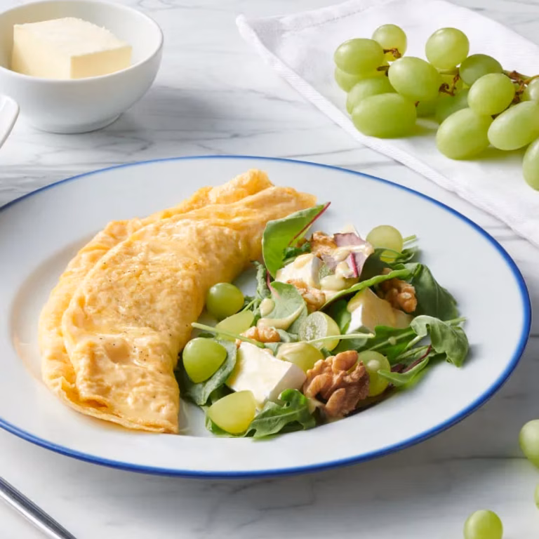 Omlet francuski z sałatką