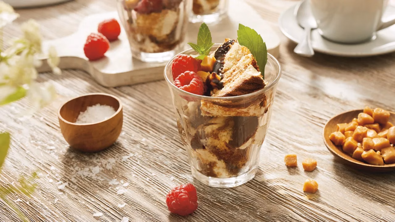 Tiramisu z krówkami, malinami i solą morską
