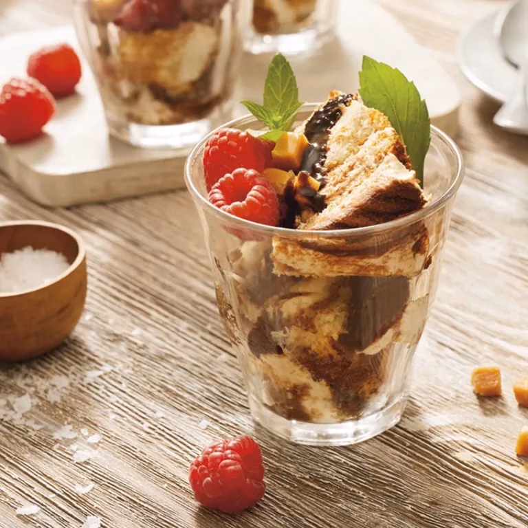 Tiramisu z krówkami, malinami i solą morską